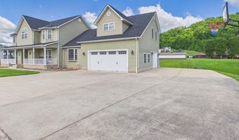 32 Diamond Dr, Barboursville, WV 25504