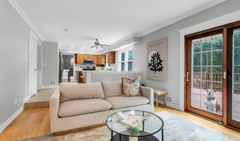 19 Stanley Ln, Middletown, NJ 07748