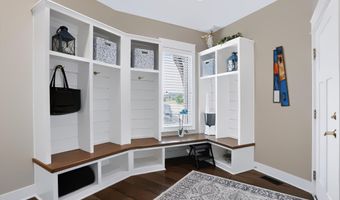 4025 Lochview Ct, Bargersville, IN 46106