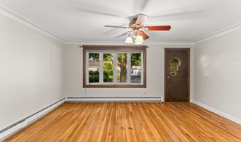 12 Oak Ter, Bellingham, MA 02019