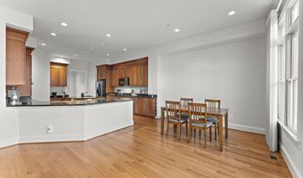 1815 POTOMAC GREENS Dr, Alexandria, VA 22314