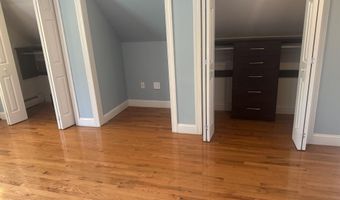 28 Irongate Ln, Aberdeen, NJ 07747