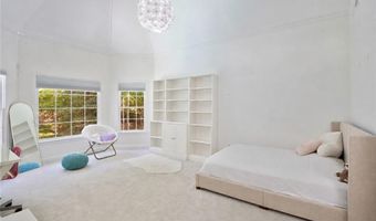 265 Oakhurst Leaf Dr, Alpharetta, GA 30004