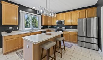 601 Woods Creek Ln, Algonquin, IL 60102