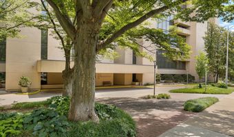 1101 S ARLINGTON RIDGE Rd 214, Arlington, VA 22202