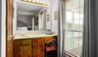 9740 Sergeant Holden Ln, Athens, AL 35614