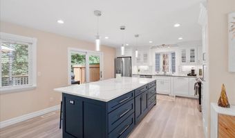 447 Maymont Dr, Ballwin, MO 63011