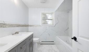 15 Laforge Dr, Coventry, RI 02816