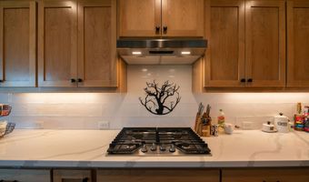 4635 Pleasant Hills Dr, Anderson, CA 96007