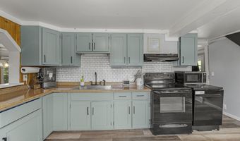 27 Albert St, Adams, MA 01220