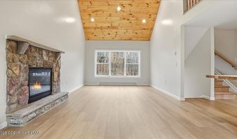 45 Tamarack Ter, Albrightsville, PA 18210