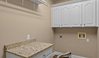 205 Old Palmetto Rd, Benton, LA 71006