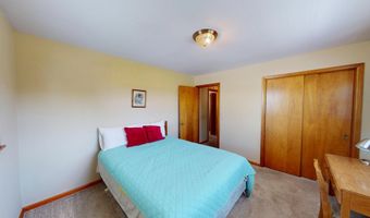 176 Powers Ave N, Alden, MN 56009
