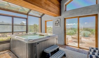 35 Arroyo Vis, Arroyo Hondo, NM 87571