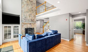 60 Camelot Dr, Bedford, NH 03110