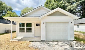 364 Oak St, Austin, IN 47102