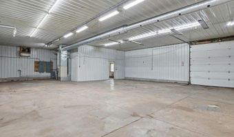301 Old Dubuque Rd, Anamosa, IA 52205