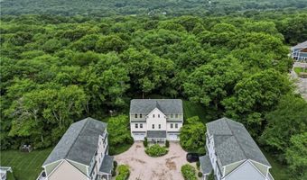 12 Park Ave 13, Narragansett, RI 02882