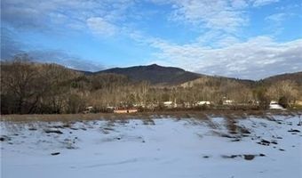 644 Teaster Valley Ln, Banner Elk, NC 28604