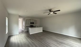 150 Village Green Dr, Adairsville, GA 30103