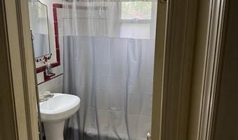 8917 SENECA Ln, Bethesda, MD 20817