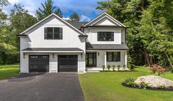 39 Concord Rd, Bedford, MA 01730