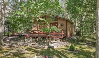 222 Keats Ln, Albrightsville, PA 18210