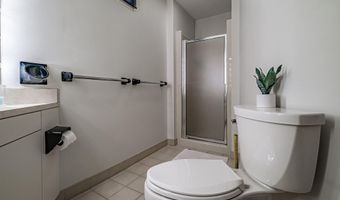 15 Inverness Rd, Falmouth, ME 04105
