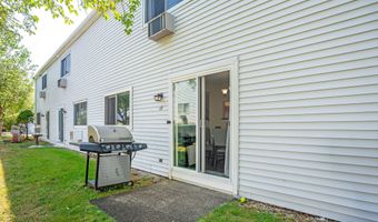565 Clark Ave APT 17, Bristol, CT 06010