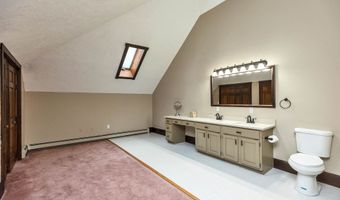 107 Fresh Pond Ln, Brookline, NH 03033