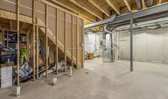 3075 N Spurway Dr, Ann Arbor, MI 48105