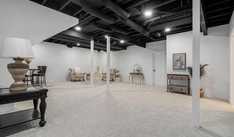 1360 Fairlane Dr, Ann Arbor, MI 48104