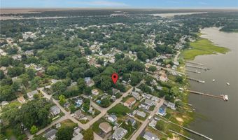 11 Pawtucket Ave, Bristol, RI 02809