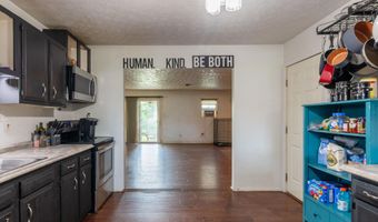 3075 Wessex Ct, Columbus, OH 43232