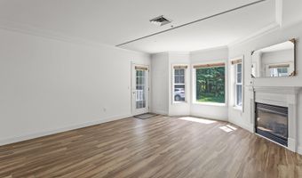65 Hawthorne Dr 106, Bedford, NH 03110