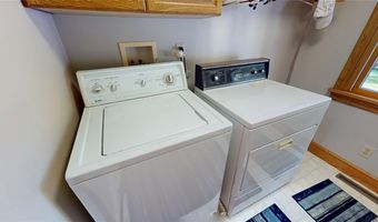 3840 CHAPEL HILL Dr, Erie, PA 16506
