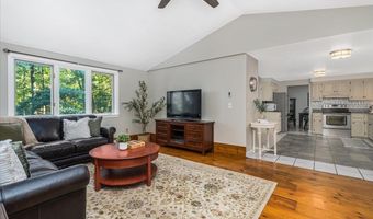 5 Hickory Hill Dr, Londonderry, NH 03053