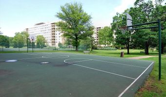 6631 WAKEFIELD Dr 319, Alexandria, VA 22307