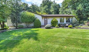 1 Amanda Ct, Airmont, NY 10952