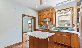 55 Hunter Ave, Newport, RI 02840