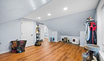 102 Mount Pleasant Ave, Boston, MA 02119