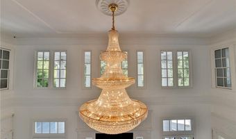 337 Lakeshore Dr, Berkeley Lake, GA 30096