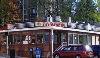 1016 S WAYNE St 302, Arlington, VA 22204