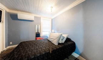 57 Gould St, Newport, RI 02840