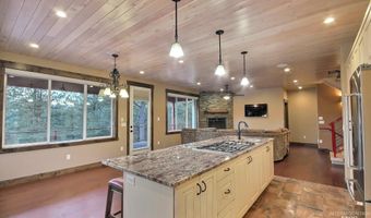 1286 Shore Dr, Cascade, ID 83611