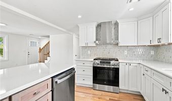 38 Winsor St, Cumberland, RI 02864