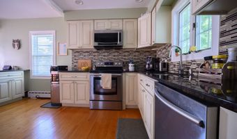 15 Farnam Hl, Bethel, CT 06801