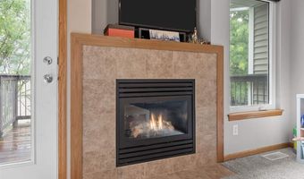 1005 Twilight Dr, North Liberty, IA 52317