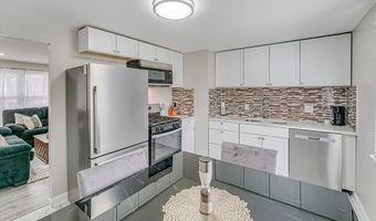 2148 Champagne Dr, Ann Arbor, MI 48108