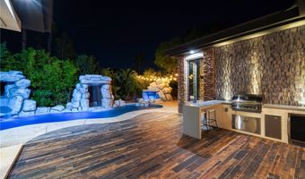 2990 Traverse Creek Ln, Las Vegas, NV 89135
